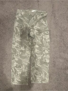 Abercrombie & Fitch Green Camo Cargo Pants